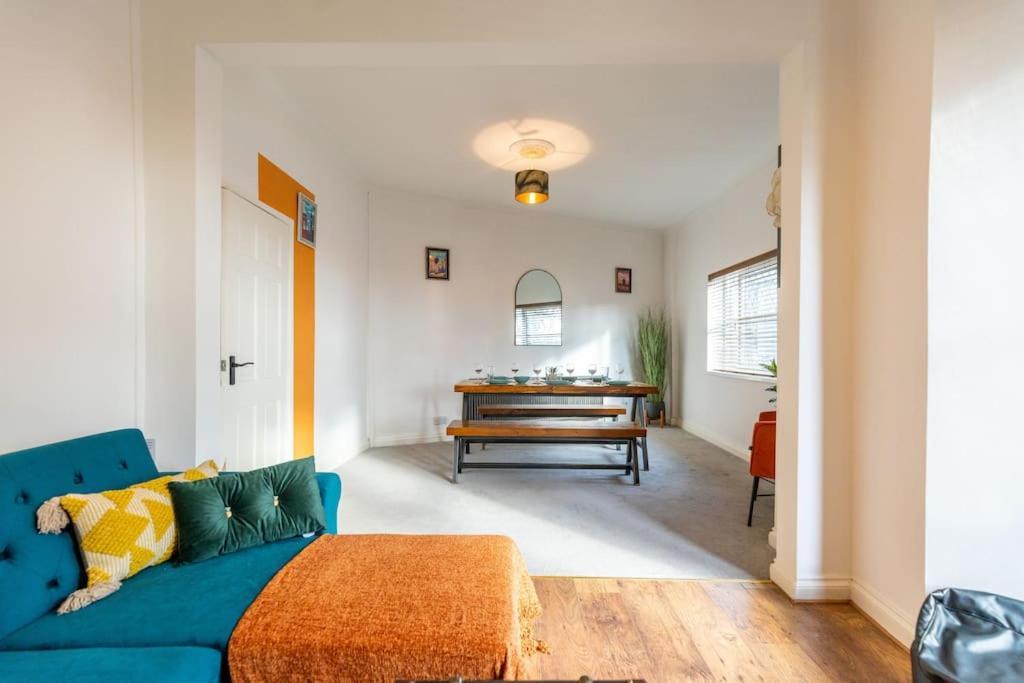 The Wanderer - Lovely 3bd House - Upto 10 Guests. Cardiff