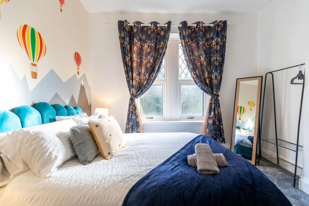 The Wanderer - Lovely 3bd House - Upto 10 Guests. Holiday home Cardiff